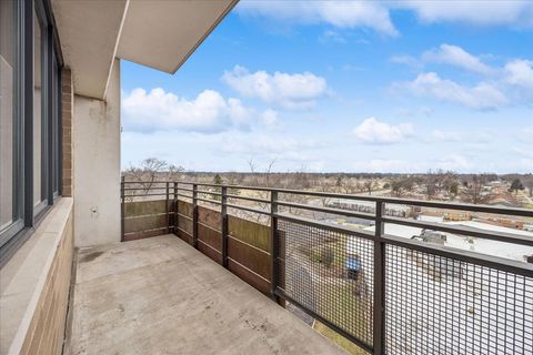 Tiny photo for 1905 S Wolf Road #607, Hillside, IL 60162 (MLS # 12545008)