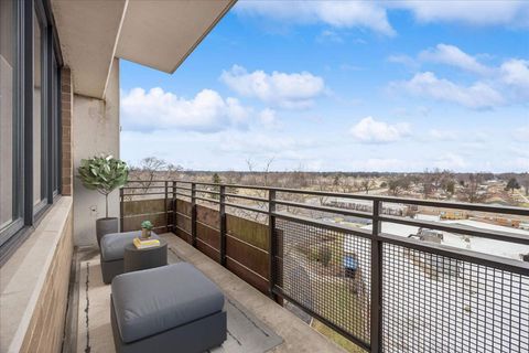 Tiny photo for 1905 S Wolf Road #607, Hillside, IL 60162 (MLS # 12545008)