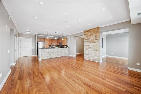 Tiny photo for 1905 S Wolf Road #607, Hillside, IL 60162 (MLS # 12545008)