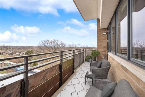 Tiny photo for 1905 S Wolf Road #607, Hillside, IL 60162 (MLS # 12545008)