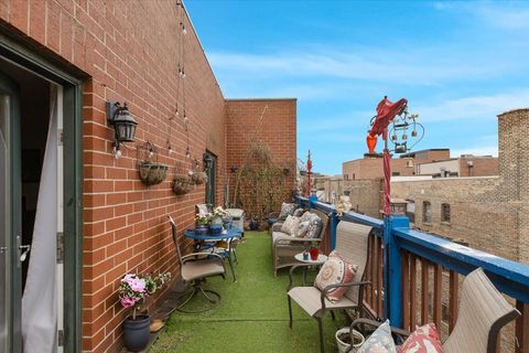 Tiny photo for 714 W Melrose Street #4E, Chicago, IL 60657 (MLS # 12628012)