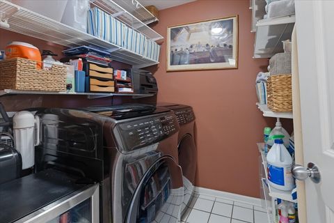 Tiny photo for 714 W Melrose Street #4E, Chicago, IL 60657 (MLS # 12628012)