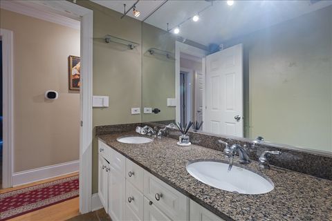 Tiny photo for 714 W Melrose Street #4E, Chicago, IL 60657 (MLS # 12628012)