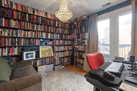 Tiny photo for 714 W Melrose Street #4E, Chicago, IL 60657 (MLS # 12628012)