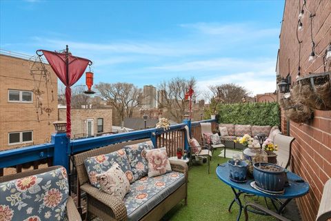 Tiny photo for 714 W Melrose Street #4E, Chicago, IL 60657 (MLS # 12628012)