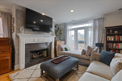 Tiny photo for 714 W Melrose Street #4E, Chicago, IL 60657 (MLS # 12628012)