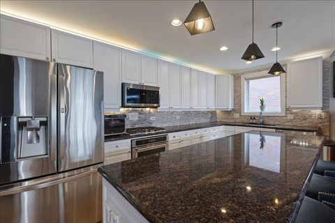 Tiny photo for 714 W Melrose Street #4E, Chicago, IL 60657 (MLS # 12628012)