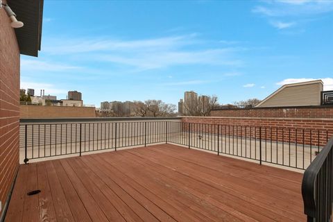 Tiny photo for 714 W Melrose Street #4E, Chicago, IL 60657 (MLS # 12628012)