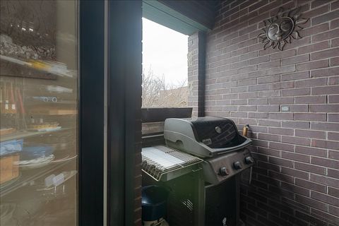 Tiny photo for 714 W Melrose Street #4E, Chicago, IL 60657 (MLS # 12628012)
