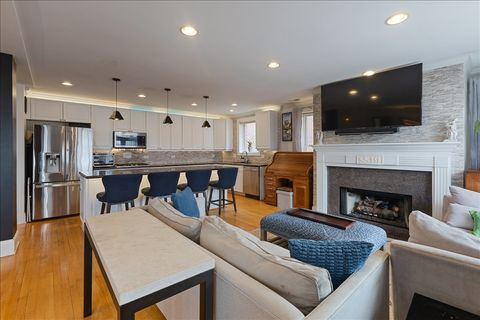 Tiny photo for 714 W Melrose Street #4E, Chicago, IL 60657 (MLS # 12628012)
