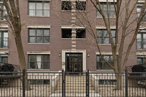 Tiny photo for 714 W Melrose Street #4E, Chicago, IL 60657 (MLS # 12628012)