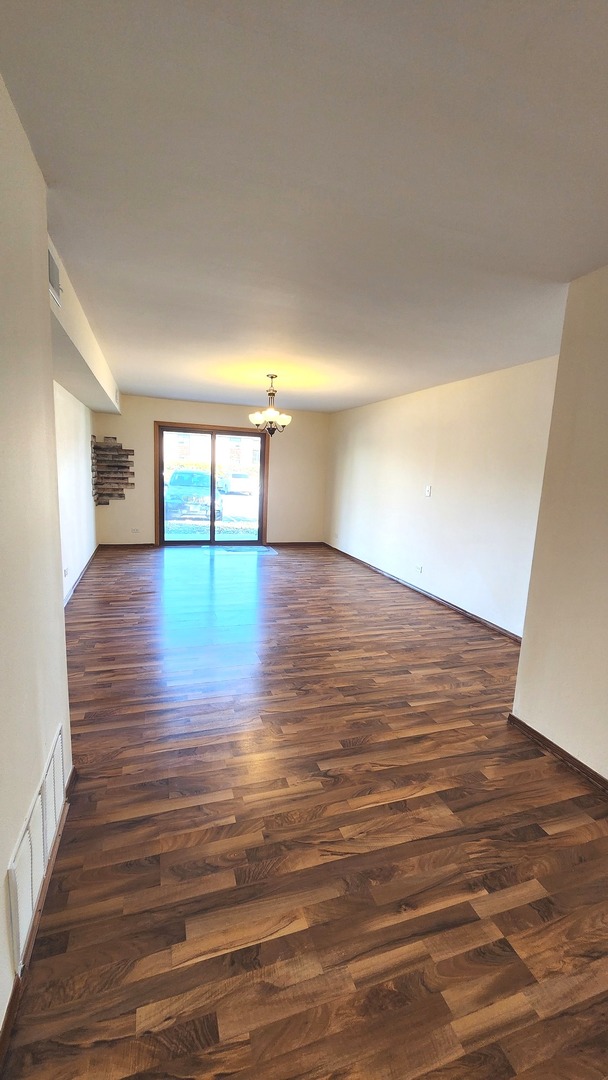 8 Oak Creek Drive 1803