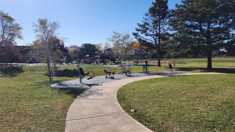 Tiny photo for 8 Oak Creek Drive #1803, Buffalo Grove, IL 60089 (MLS # 12517728)