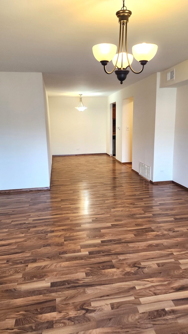 8 Oak Creek Drive 1803