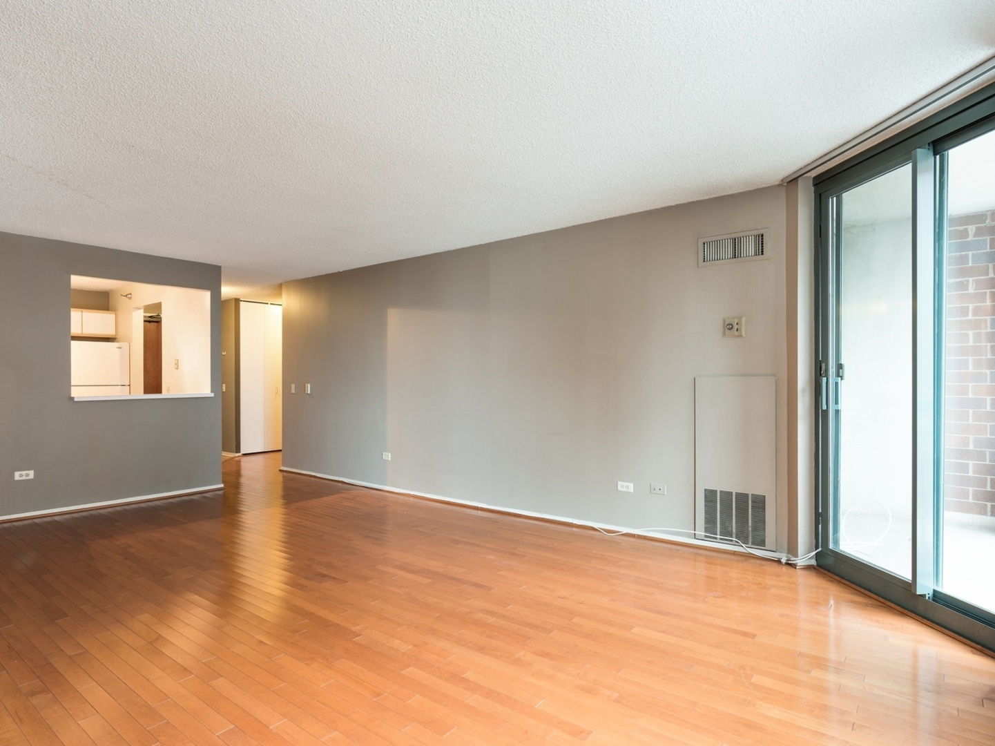 480 N McClurg Court 506