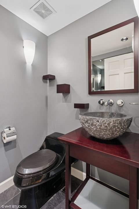 Tiny photo for 1318 N SUTTON Place, Chicago, IL 60610 (MLS # 12481315)