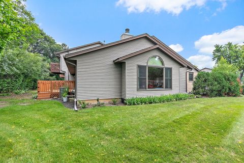 Tiny photo for 17 Garden Crescent Court #17, Elgin, IL 60123 (MLS # 12712062)