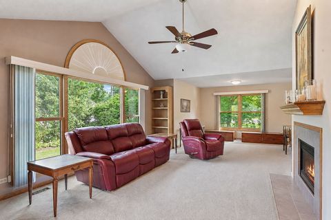 Tiny photo for 17 Garden Crescent Court #17, Elgin, IL 60123 (MLS # 12712062)