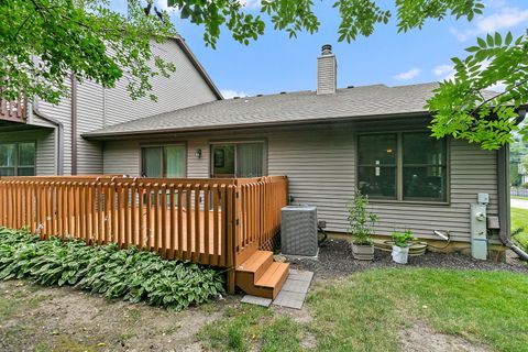 Tiny photo for 17 Garden Crescent Court #17, Elgin, IL 60123 (MLS # 12712062)