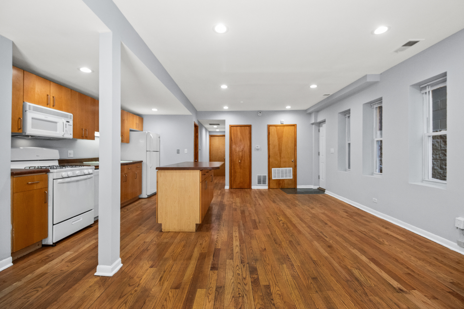 2118 N HOYNE Avenue G