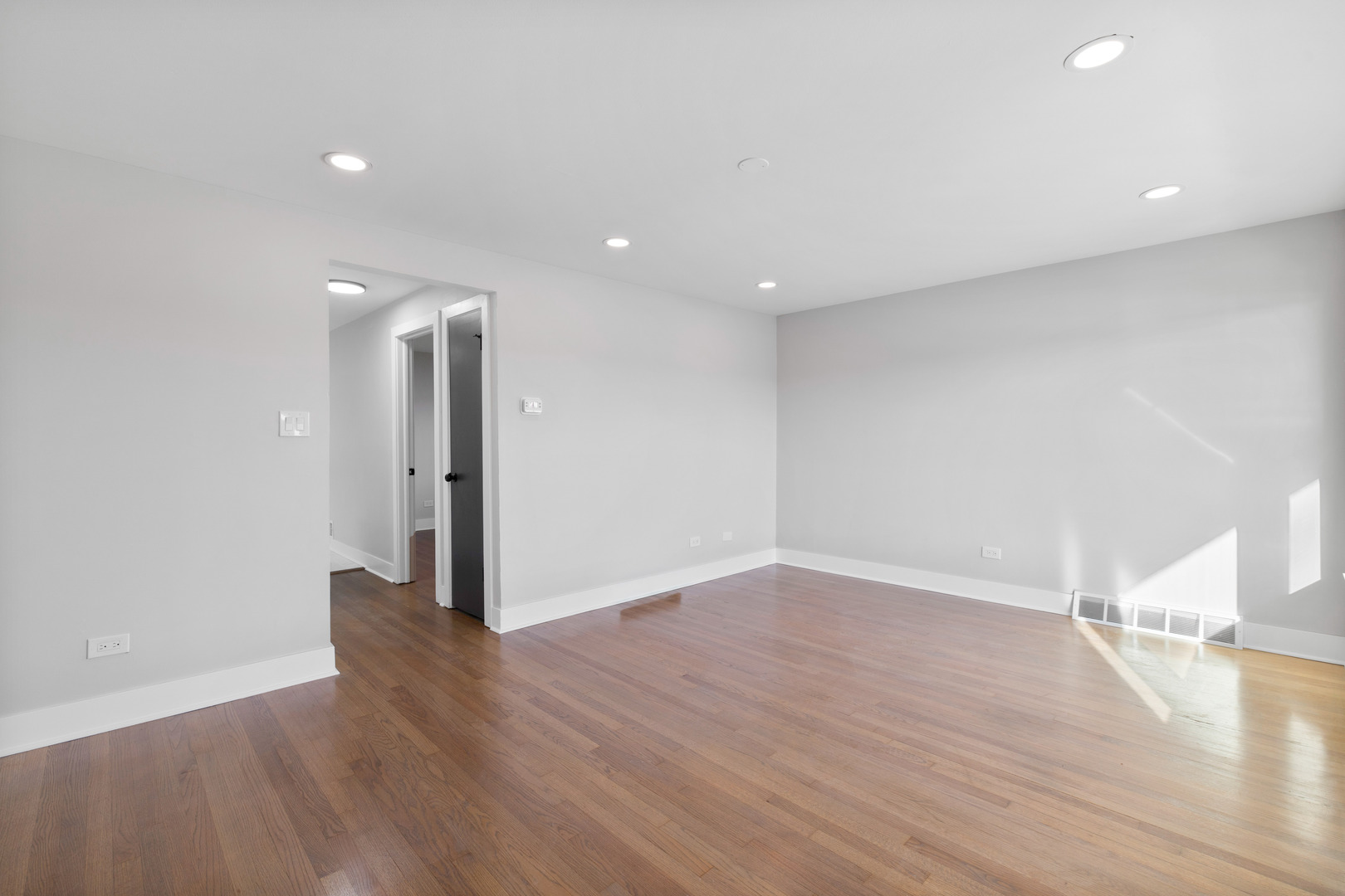 2964 W Columbus Avenue