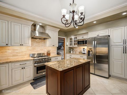 Tiny photo for 9716 S Kingsbury Court, Palos Hills, IL 60465 (MLS # 12601190)