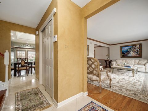 Tiny photo for 9716 S Kingsbury Court, Palos Hills, IL 60465 (MLS # 12601190)