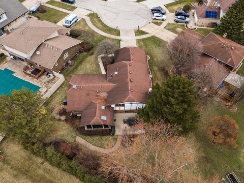 Tiny photo for 9716 S Kingsbury Court, Palos Hills, IL 60465 (MLS # 12601190)