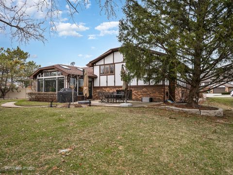 Tiny photo for 9716 S Kingsbury Court, Palos Hills, IL 60465 (MLS # 12601190)