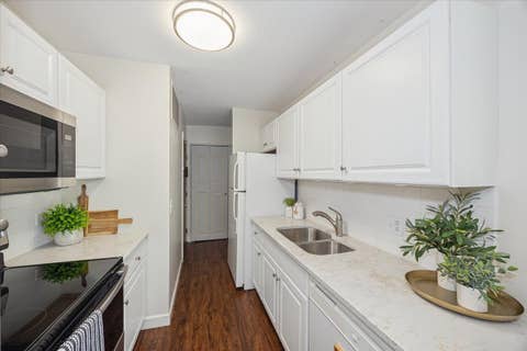Tiny photo for 1607 Maple Terrace #2C, Lisle, IL 60532 (MLS # 12698409)