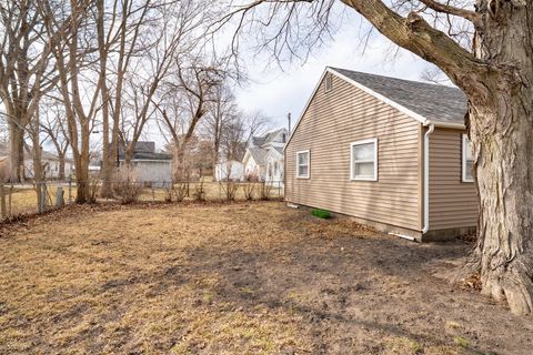 Tiny photo for 126 W Lowell Avenue, Pontiac, IL 61764 (MLS # 12584349)