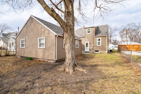Tiny photo for 126 W Lowell Avenue, Pontiac, IL 61764 (MLS # 12584349)
