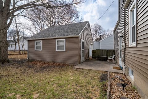 Tiny photo for 126 W Lowell Avenue, Pontiac, IL 61764 (MLS # 12584349)