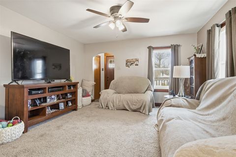 Tiny photo for 126 W Lowell Avenue, Pontiac, IL 61764 (MLS # 12584349)