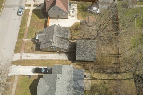 Tiny photo for 126 W Lowell Avenue, Pontiac, IL 61764 (MLS # 12584349)