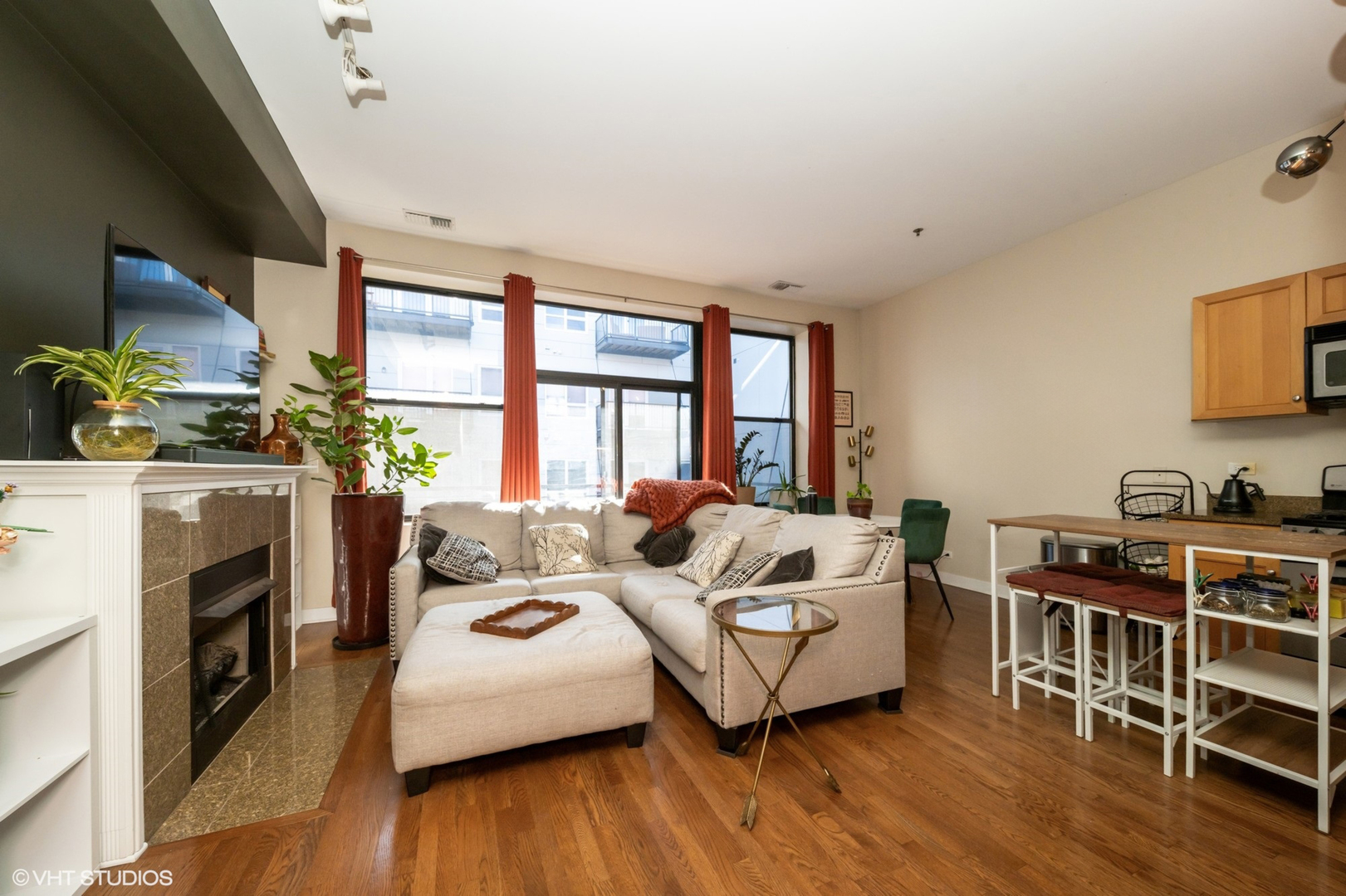 1 S Leavitt Street 306