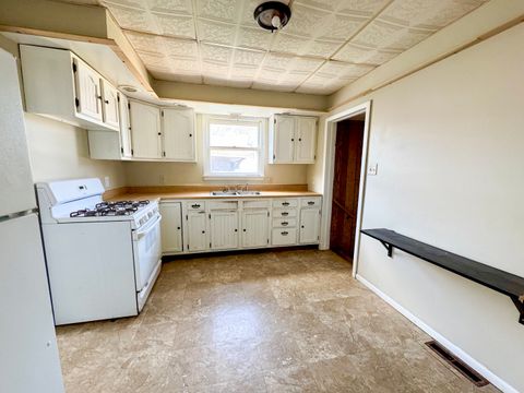 Tiny photo for 204 Penn Street, Streator, IL 61364 (MLS # 12600537)