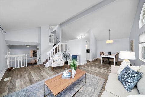 Tiny photo for 167 Forestview Court, Aurora, IL 60502 (MLS # 12513737)