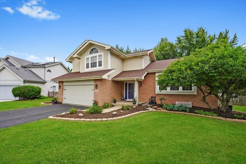 Tiny photo for 167 Forestview Court, Aurora, IL 60502 (MLS # 12513737)
