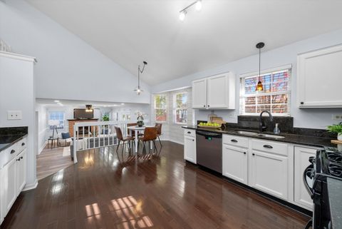 Tiny photo for 167 Forestview Court, Aurora, IL 60502 (MLS # 12513737)