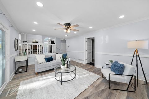 Tiny photo for 167 Forestview Court, Aurora, IL 60502 (MLS # 12513737)