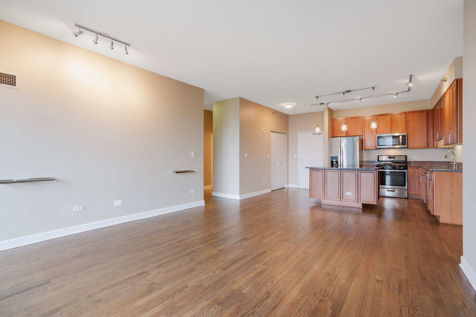 41 E 8th Street 2702