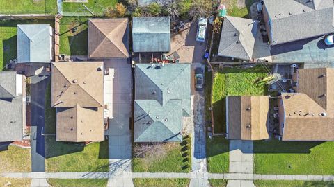 A home in Oak Forest