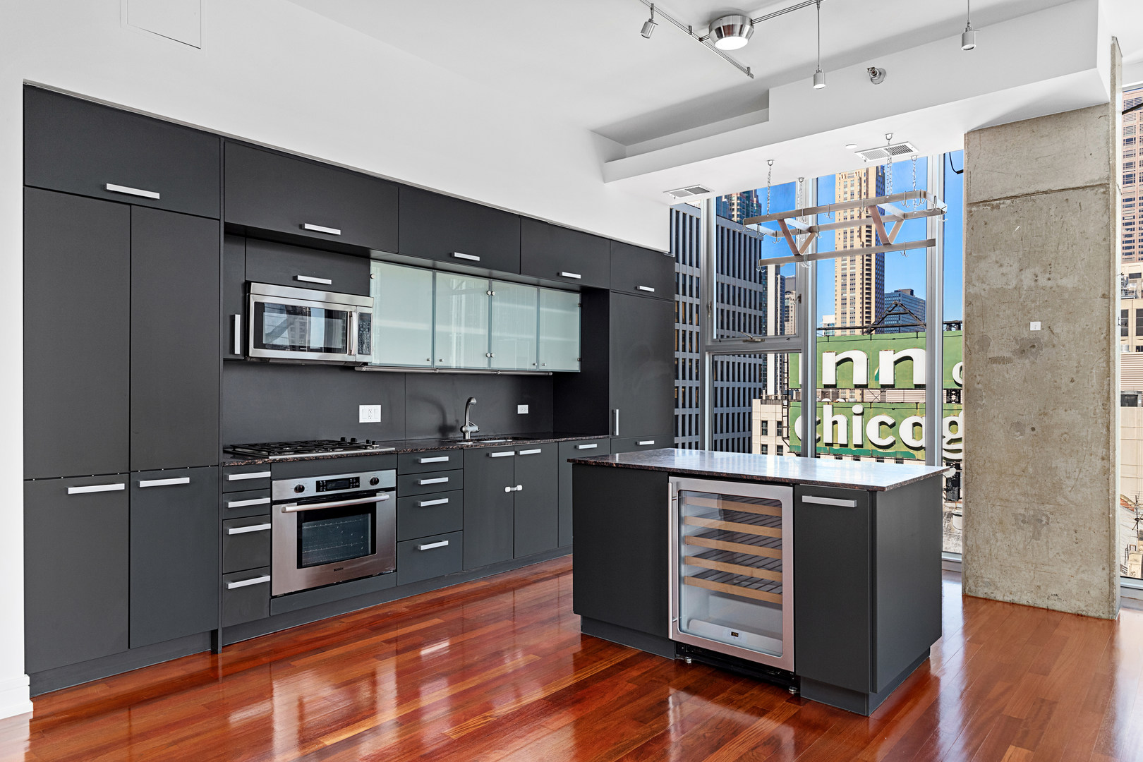 550 N Saint Clair Street 2301