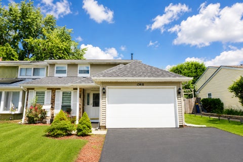 Photo of 1348 Inverness Drive, Elgin, IL 60120 (MLS # 12738614)