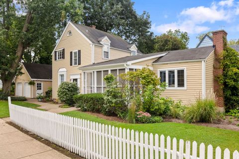 345 E Russell Street Barrington IL 60010
