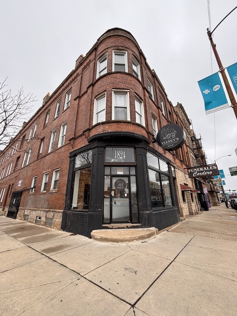 1824 S Ashland Avenue 1F