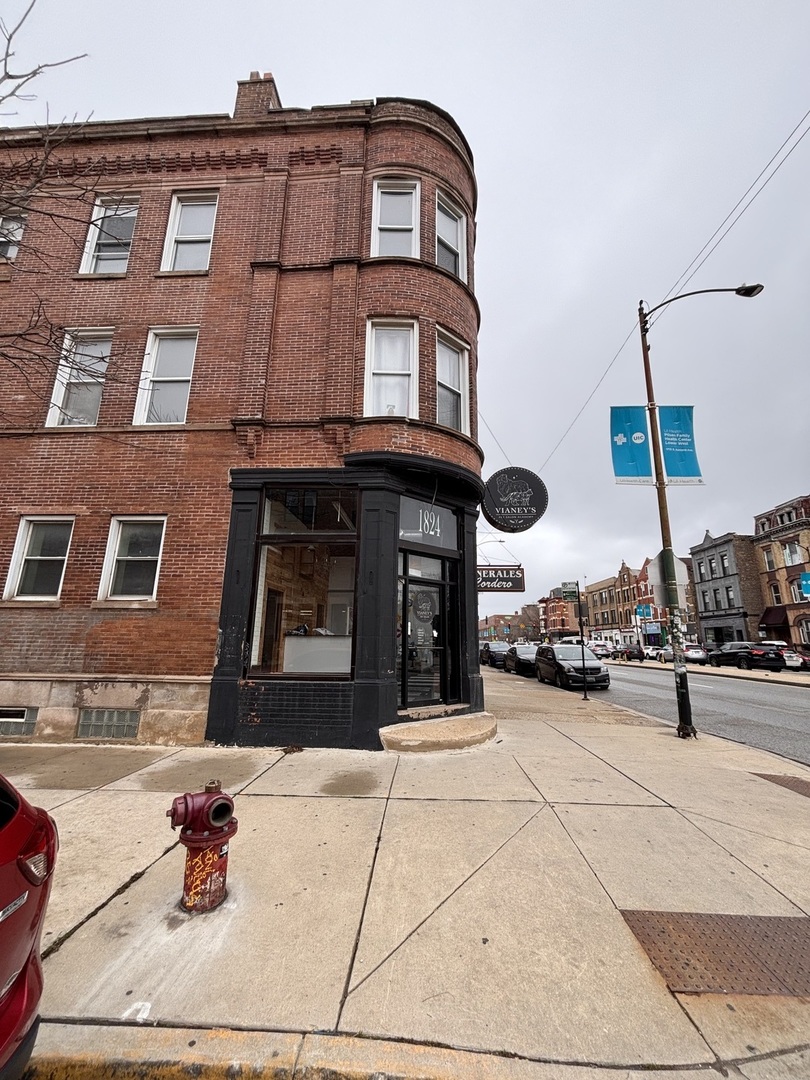 1824 S Ashland Avenue 1F
