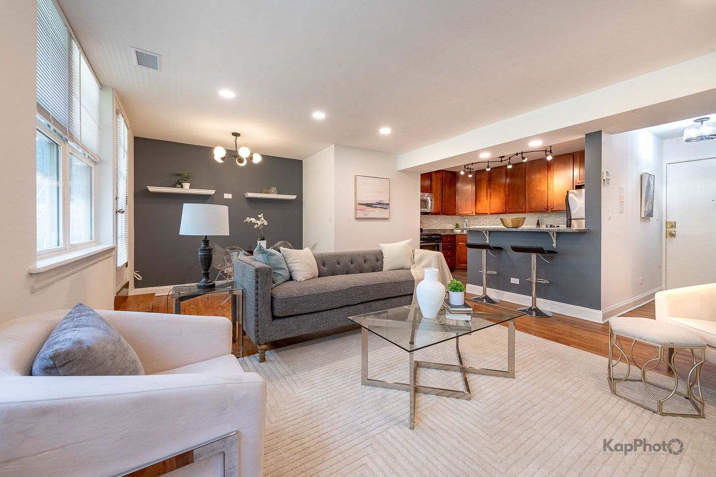2501 W Touhy Avenue 201