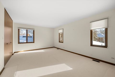 Tiny photo for 9 Buckingham Drive, Sugar Grove, IL 60554 (MLS # 12562007)